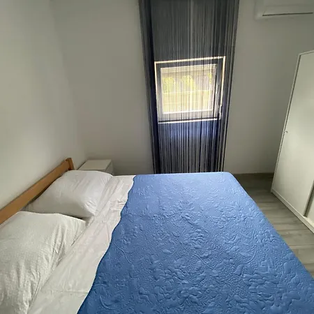 Apartment Mia With Wifi And Private Garden
