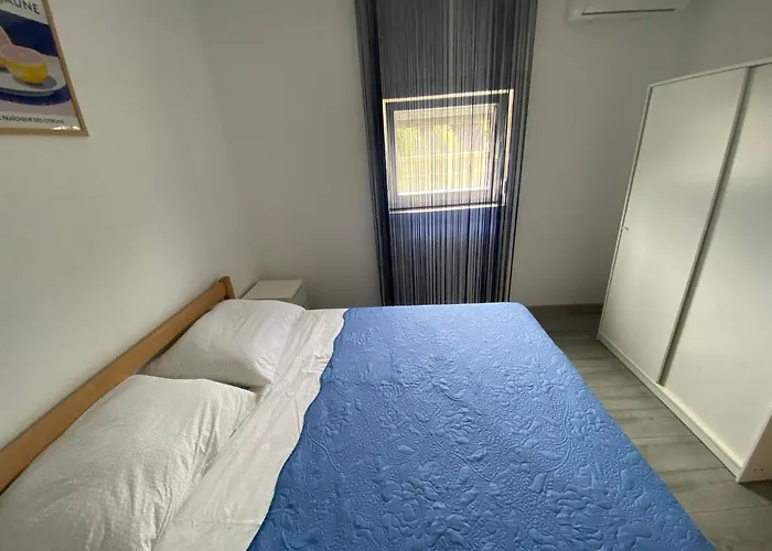 Apartment Mia With Wifi And Private Garden
