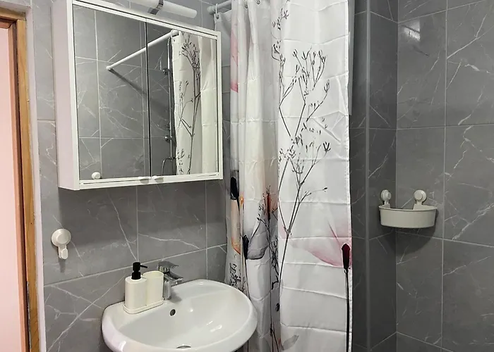 Apartment Mia With Wifi And Private Garden
