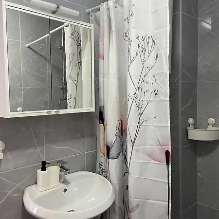 Apartment Mia With Wifi And Private Garden